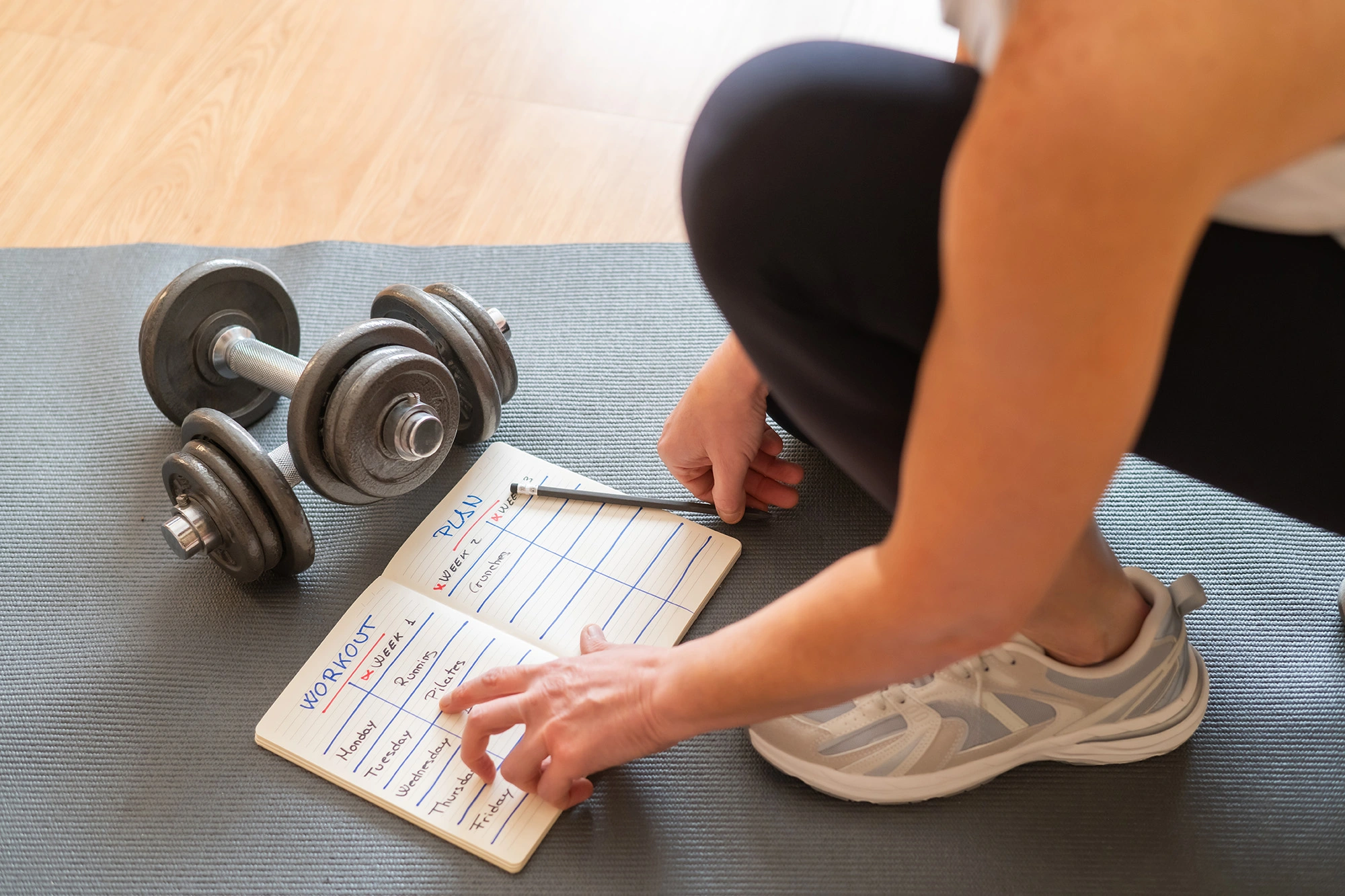 Fitness professional aan het werk